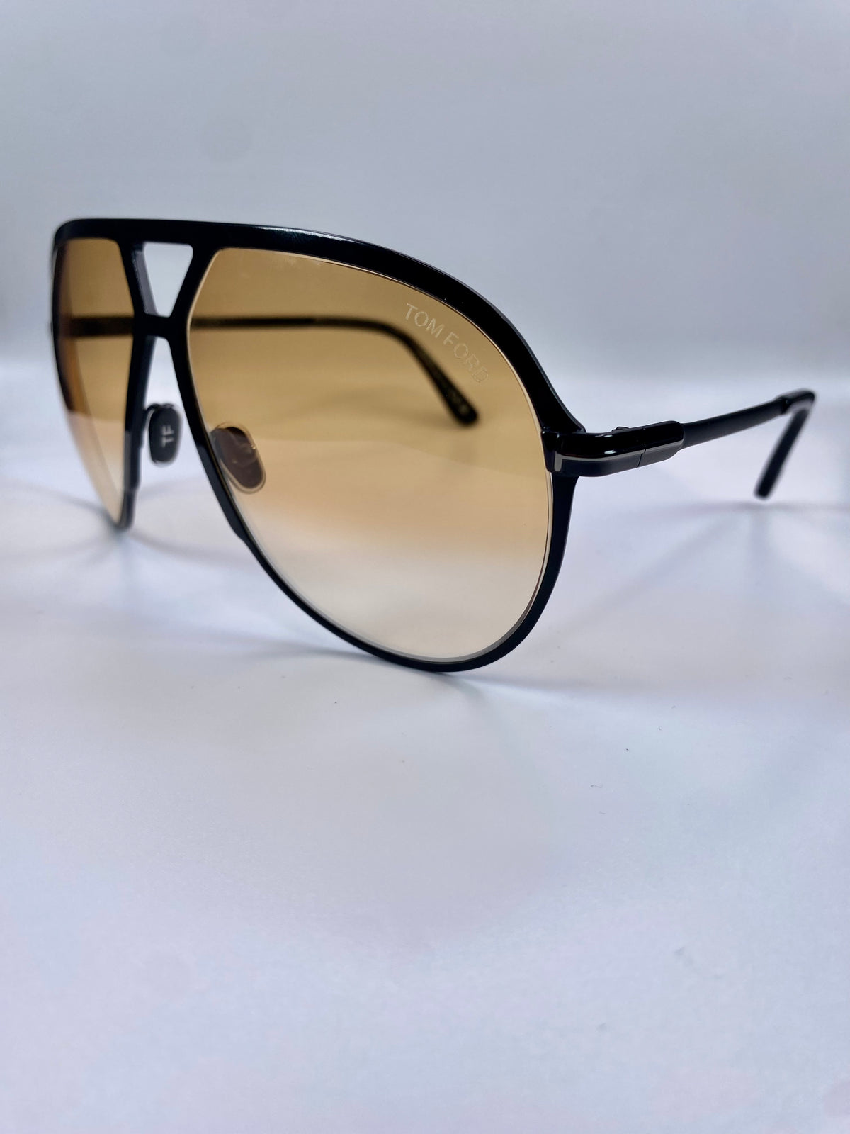 Tom Ford - Model FT1060